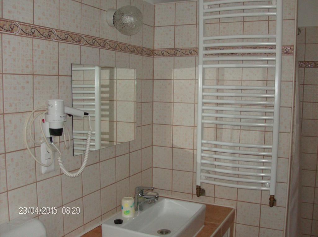 Zsuzsanna Haz Hotel เฮวิซ ภายนอก รูปภาพ